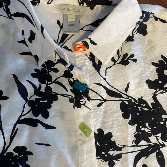MULTIPLES black and white floral print crinkle woven point collar blouse size XS - Picture 13 of 16
